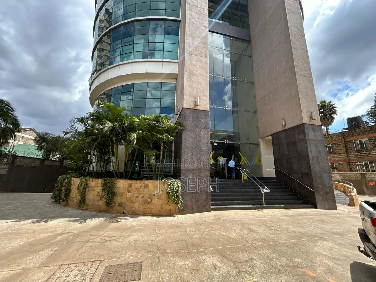 Office Space to Let in Westland's