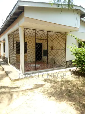 3bdrm House in Bobolulu Estate, Kadzandani for sale