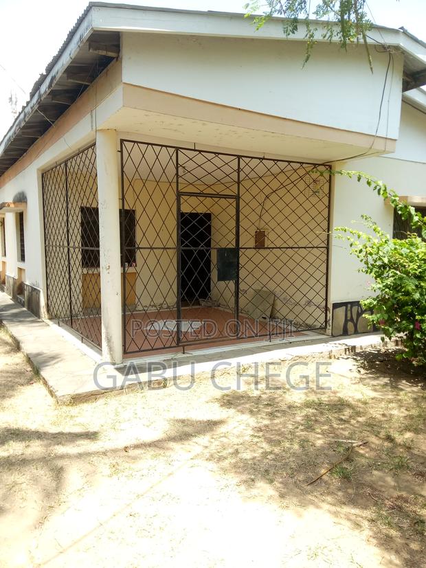 3bdrm House in Bobolulu Estate, Kadzandani for sale