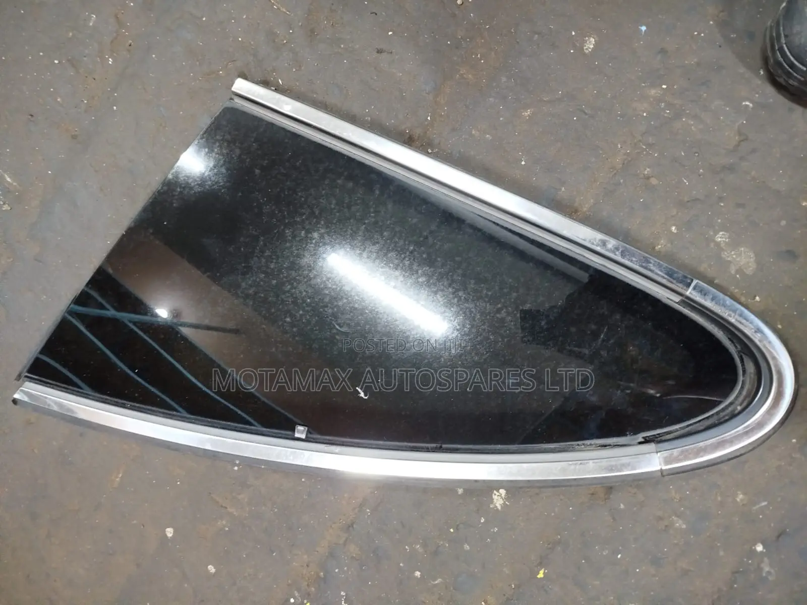 CRV RE4 Quarter Glass