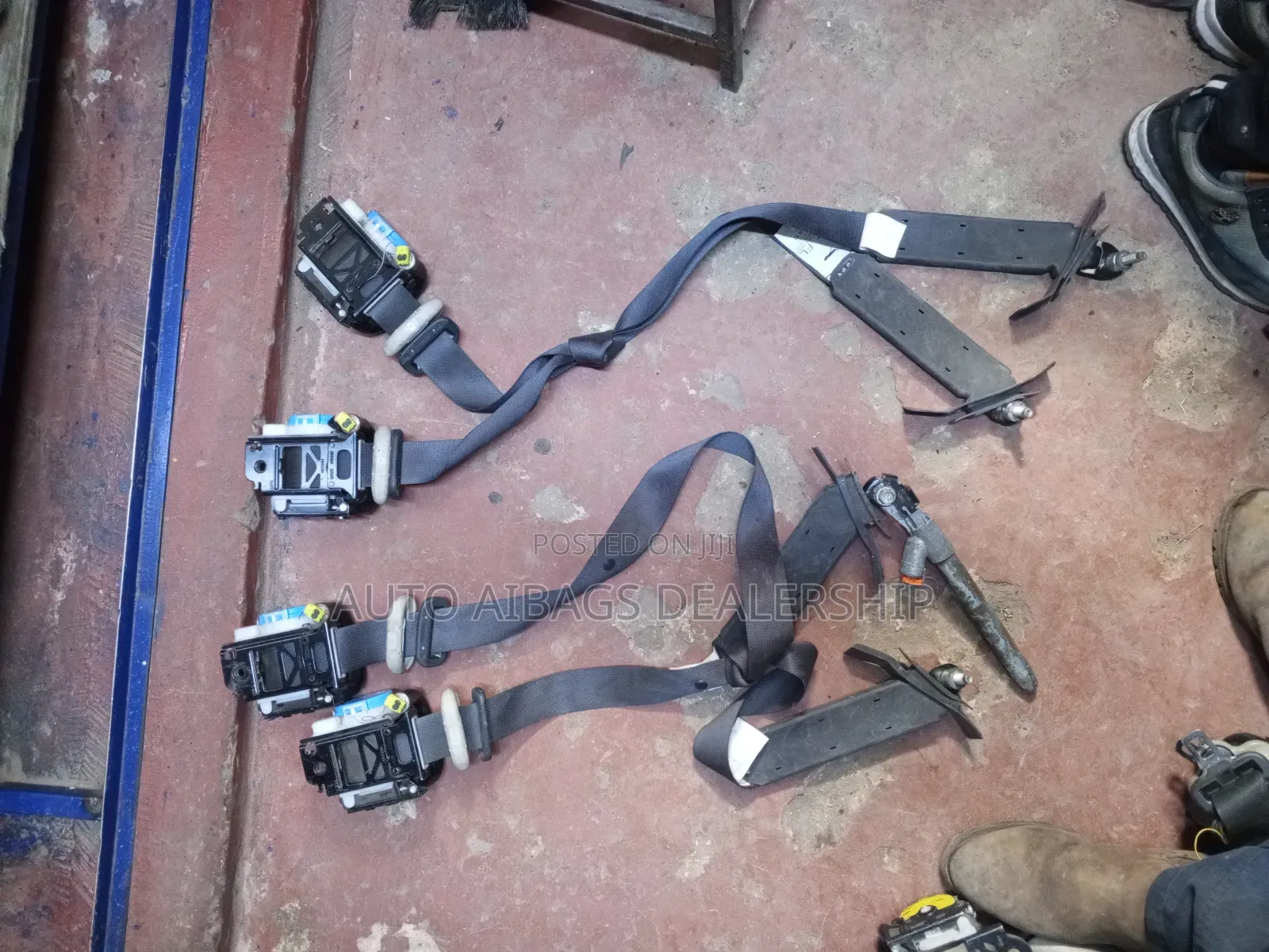 Nissan X-Trail Nt-32 Front Seatbelts.