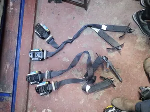 Nissan X-Trail Nt-32 Front Seatbelts.