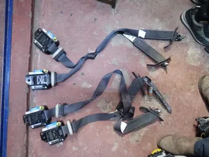 Nissan X-Trail Nt-32 Front Seatbelts.