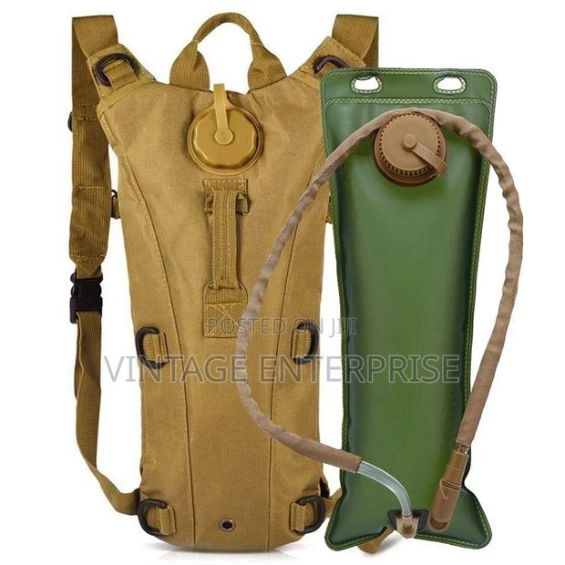 Tactical Hydration Camel Backpack With 3litre Water Bag - main view