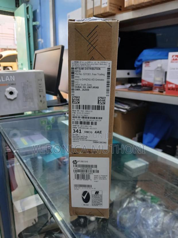 New Laptop HP 250 G10 8GB Intel Core I7 SSD 512GB
