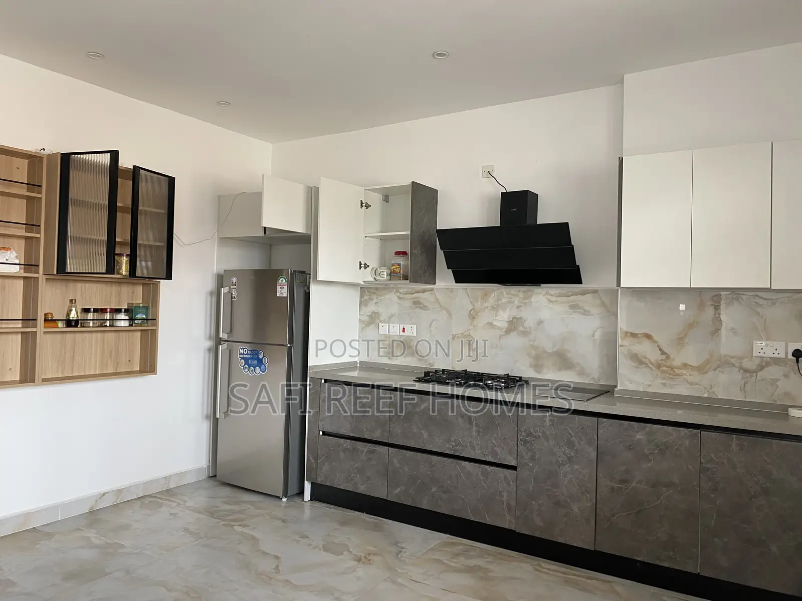 Furnished 4bdrm Apartment in Kizingo for sale