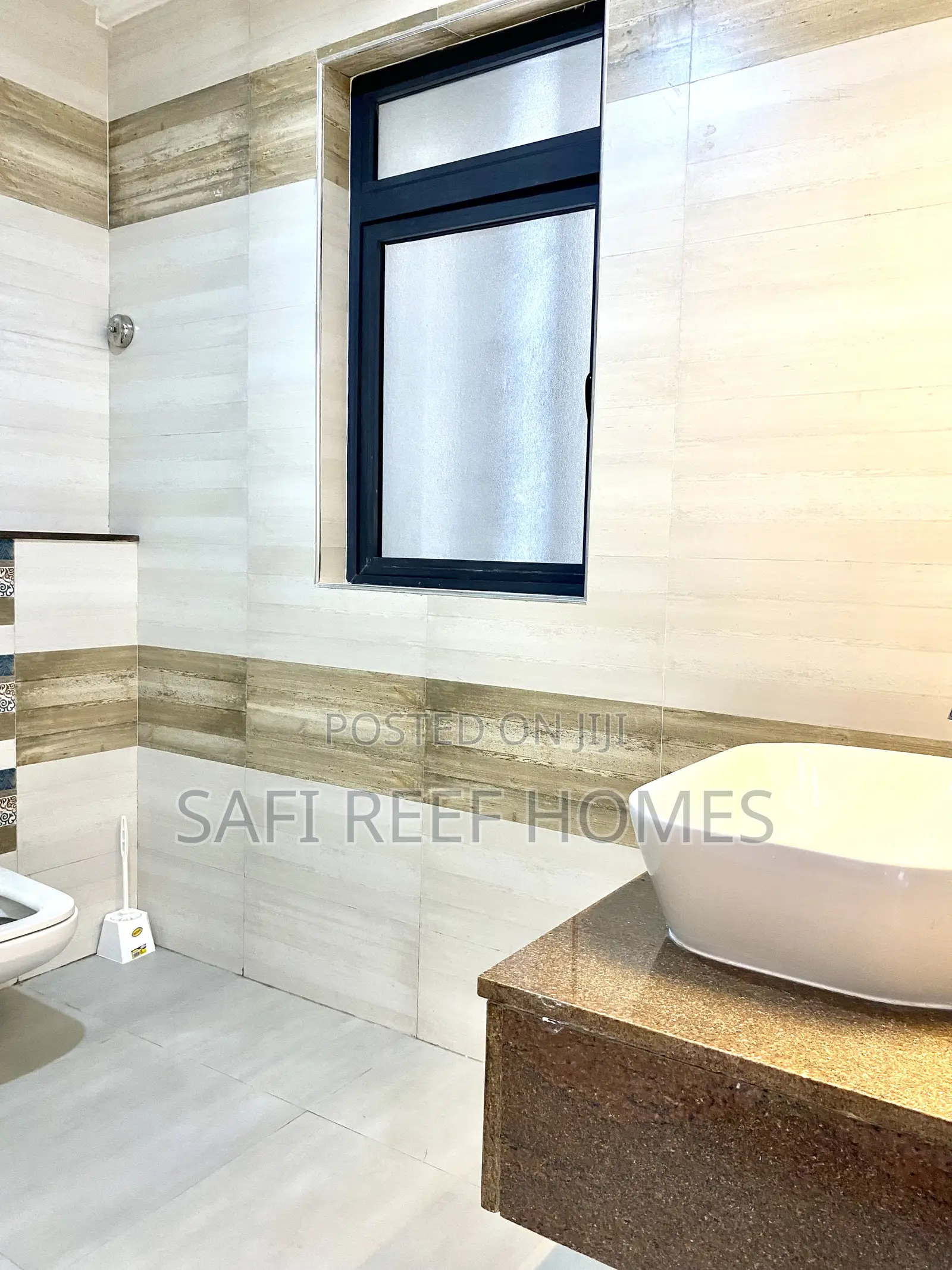 Furnished 4bdrm Apartment in Kizingo for sale