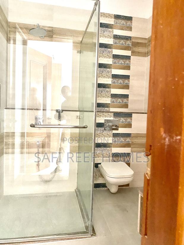 4bdrm Apartment in Kizingo for sale - thumbnail 11