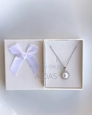 Beautiful Circular Pendant Necklace Valentine's Gift