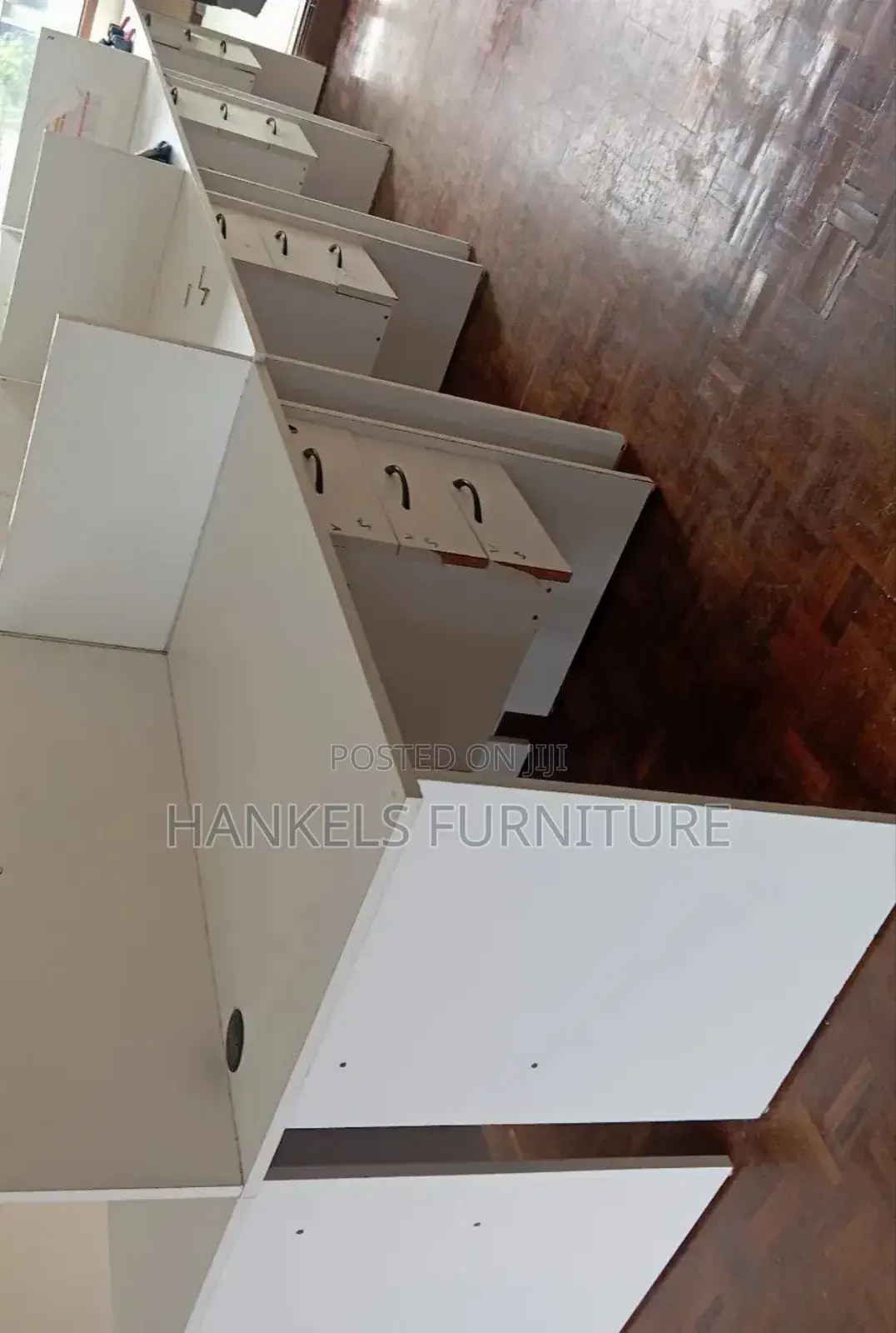 8 Way Workstation