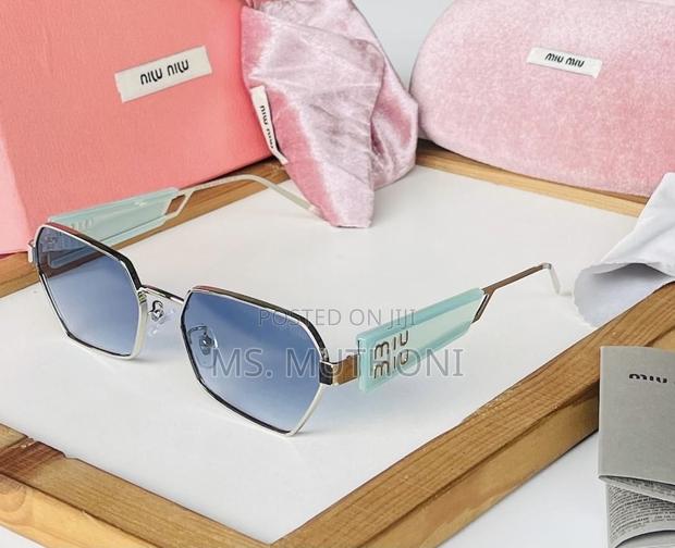 New Miu Miu Polarized Sunglasses - thumbnail 3