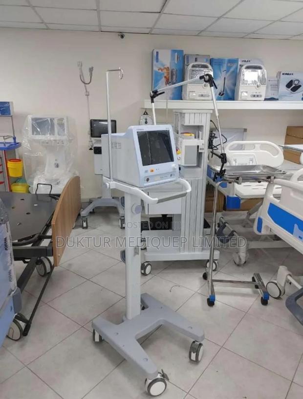 Adult Pediatric And Neonatal Ventilator - main view
