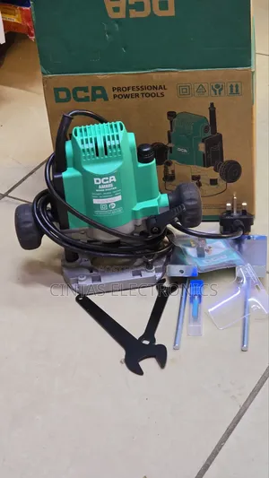 DCA Wood Router 900w