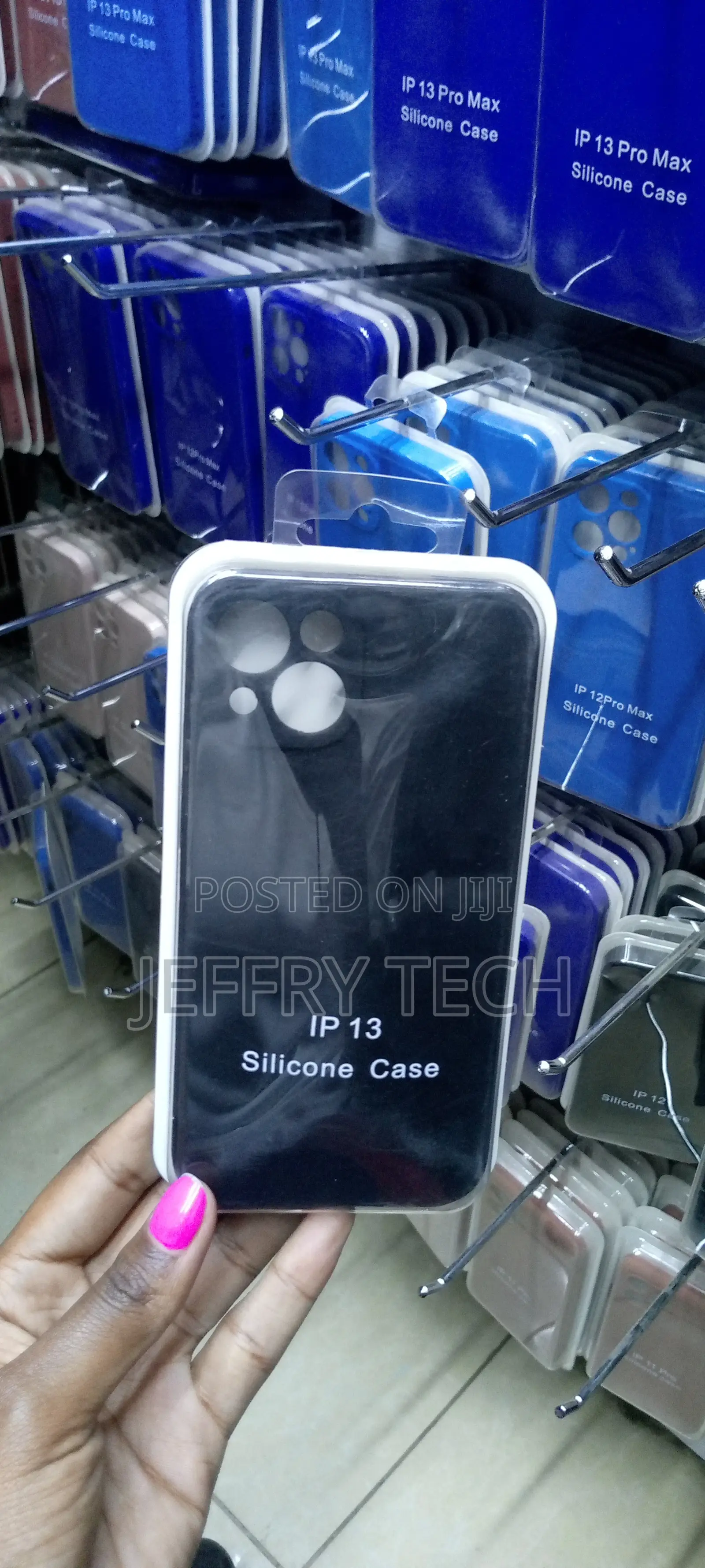 Black iPhone 13 Case Liquid Siliconet Microfiber Lining