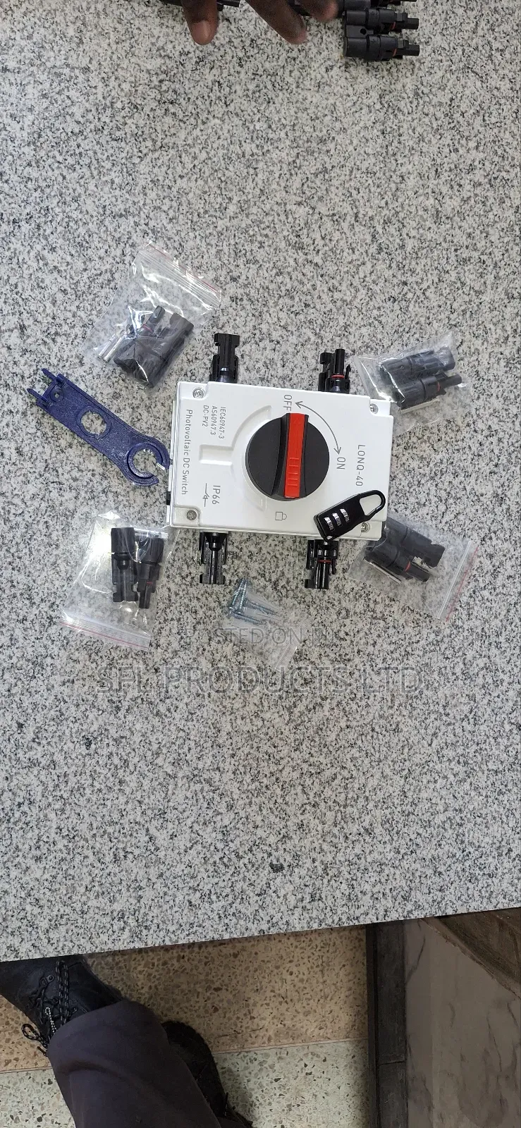High-Voltage DC Disconnect