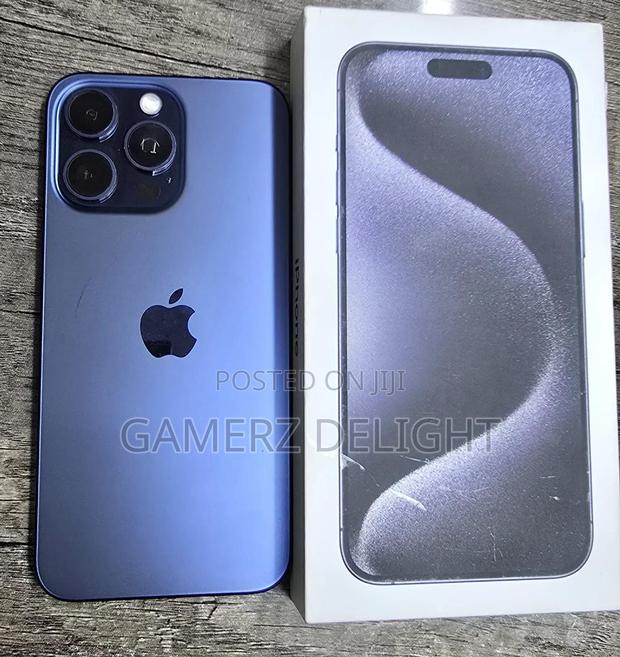 Apple iPhone 15 Pro Max 256 GB Blue - thumbnail 3