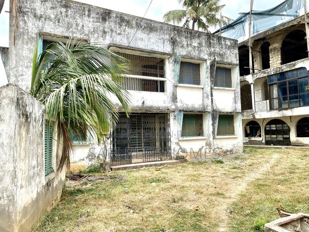 Commercial Property for Rent Along Cement Road
