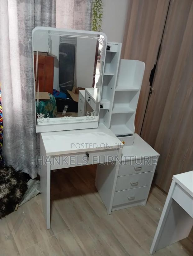 Modern Dressing Table - thumbnail 2