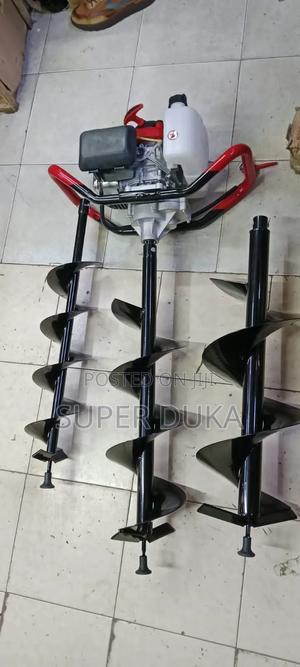 Earth Auger.Heavy Duty 4 Stroke 3 Blades. - main view