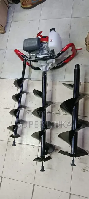 Earth Auger.Heavy Duty 4 Stroke 3 Blades.