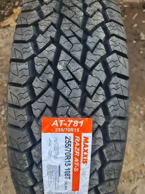 255 /70 R15 Maxxis Razr (781)