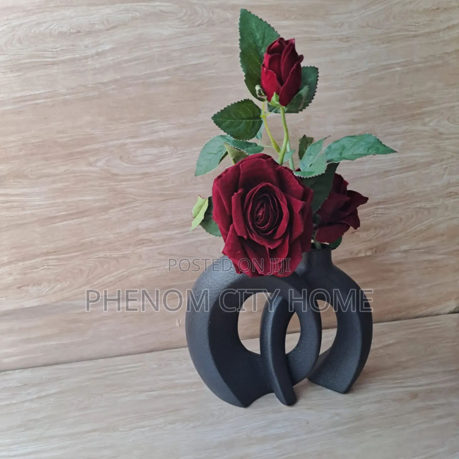 Black Interlocking Flower Vases