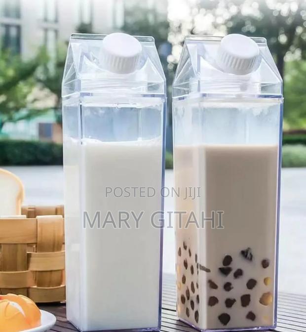 *1L Acrylic Fridge Bottle With Tight Duo Lid