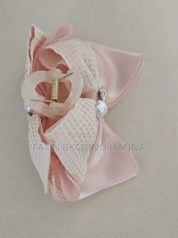 Elegant Hair Claw - thumbnail 2