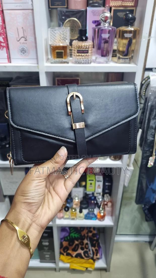 Quality Black Slingbag for 1000 - main view