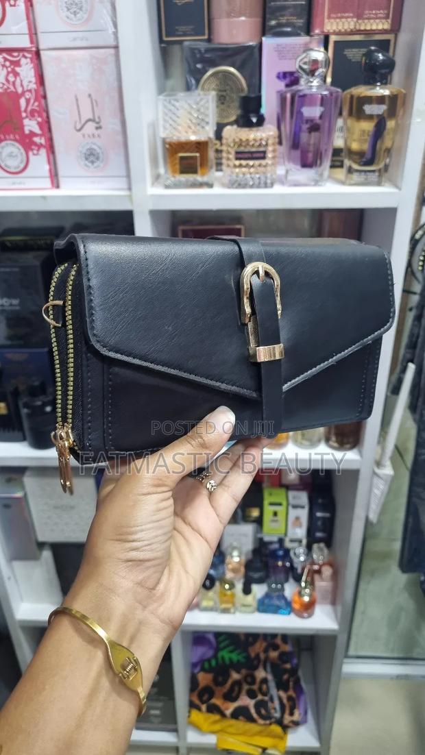 Quality Black Slingbag for 1000 - thumbnail 2