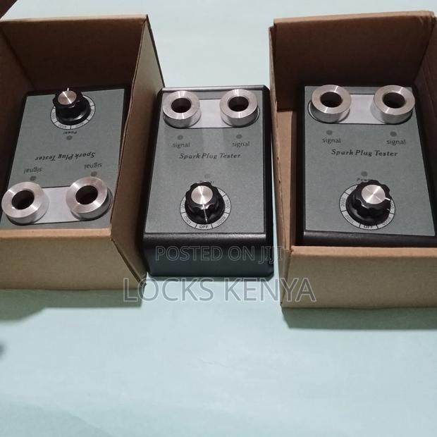 Lightweight Modern Spark Plug Tester