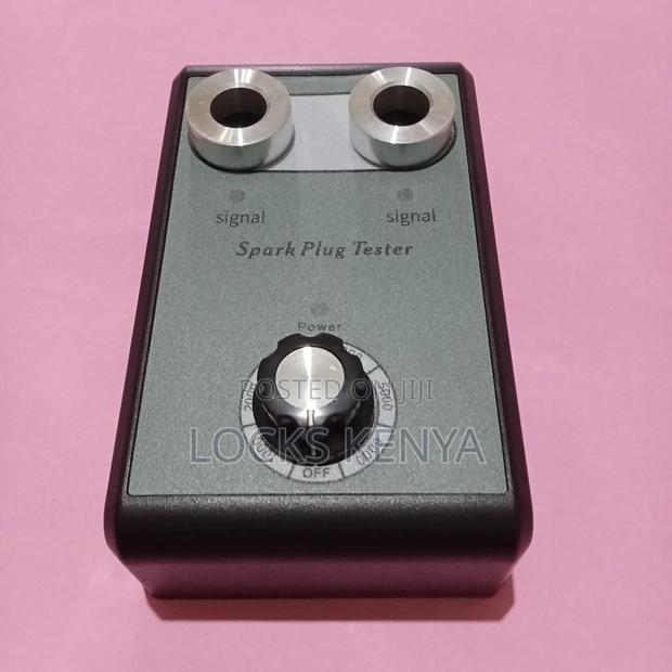 Spark Plug Tester Ensuring Voltage Stability