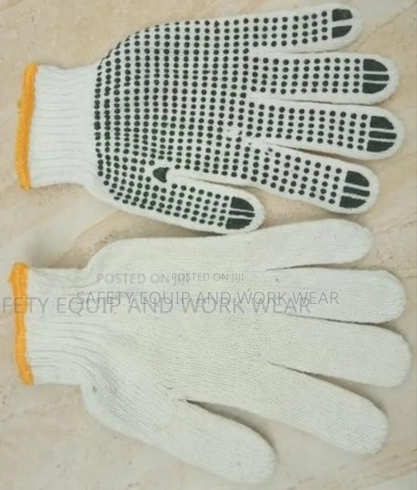 Dotted Fabric Mitts