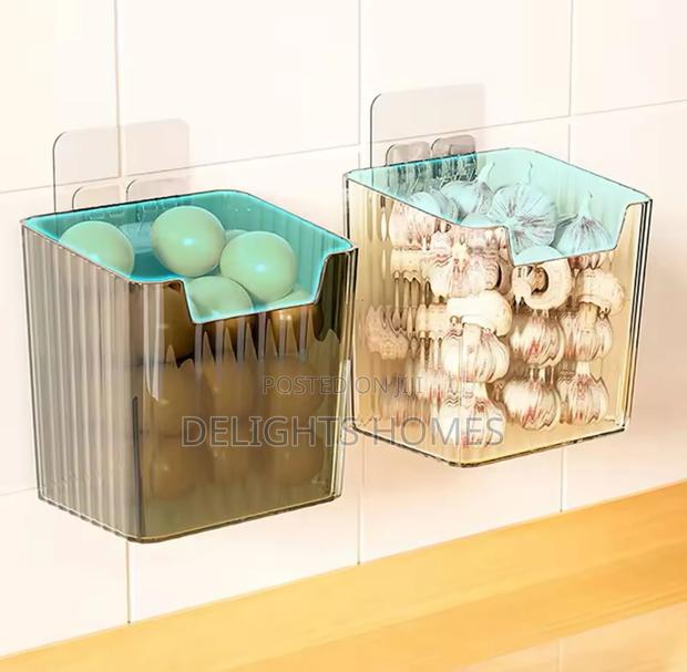 Wall-Mounted Storage Box_car