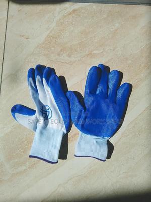 Diamond Gripped Protective Handwear - thumbnail 2