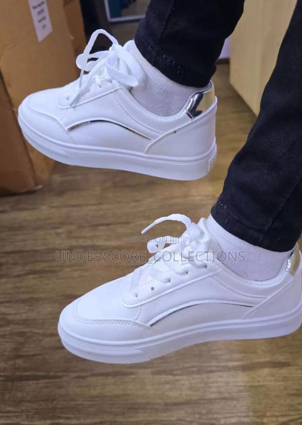 White Sneaker Shoes - thumbnail 2