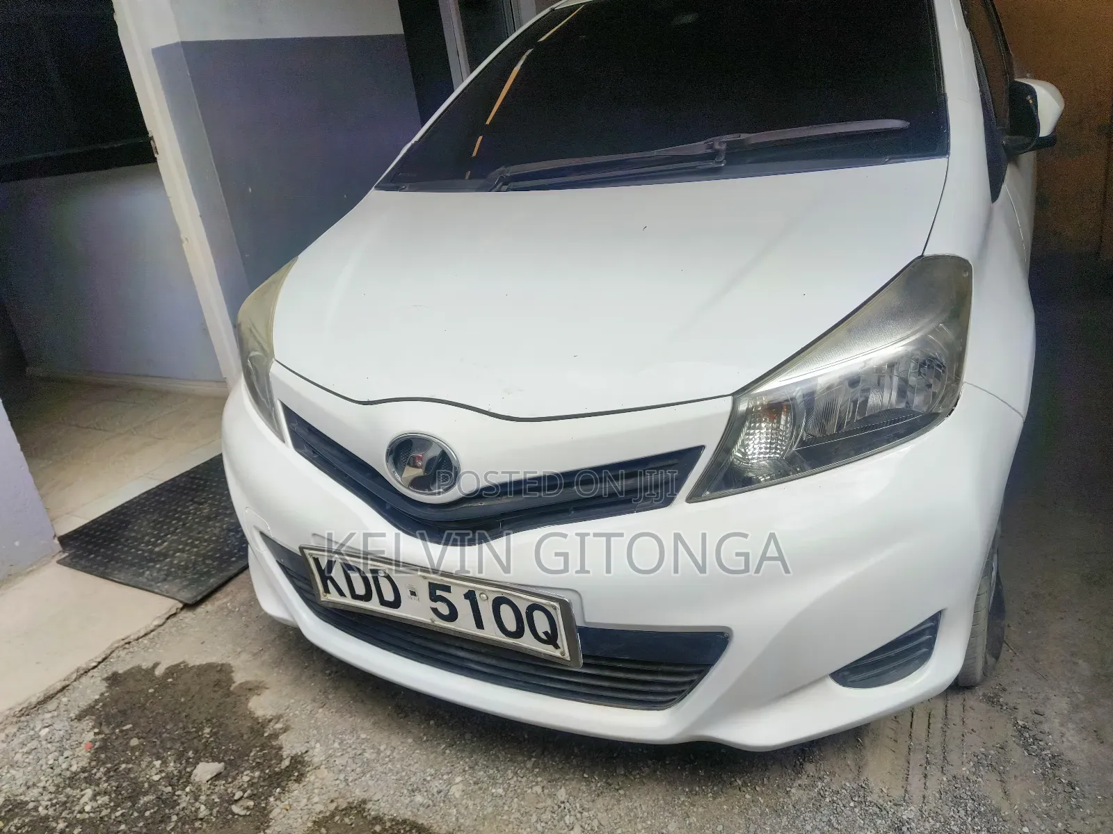 Toyota Vitz 2015 White