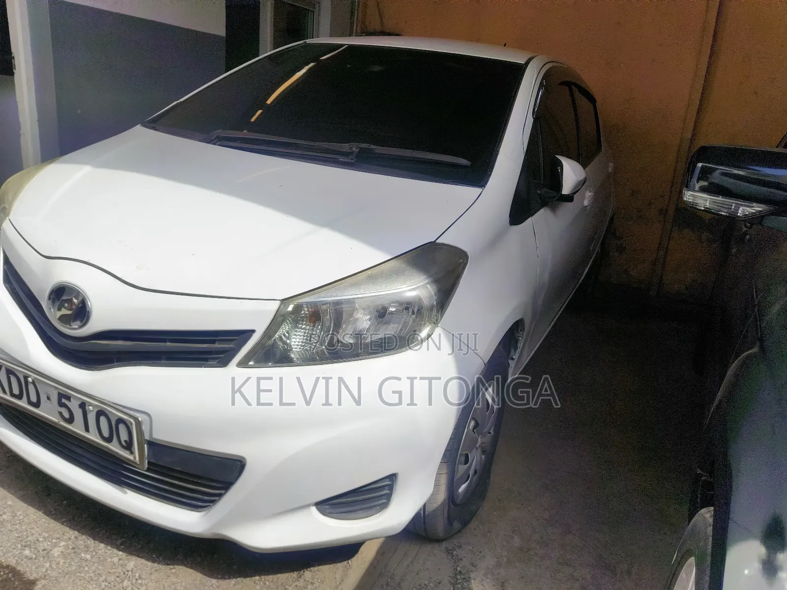 Toyota Vitz 2015 White