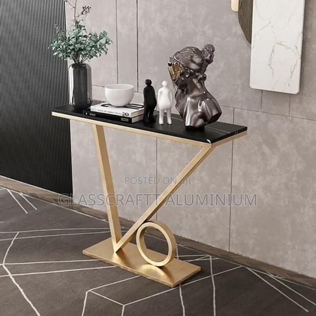 Mable Top Console Table