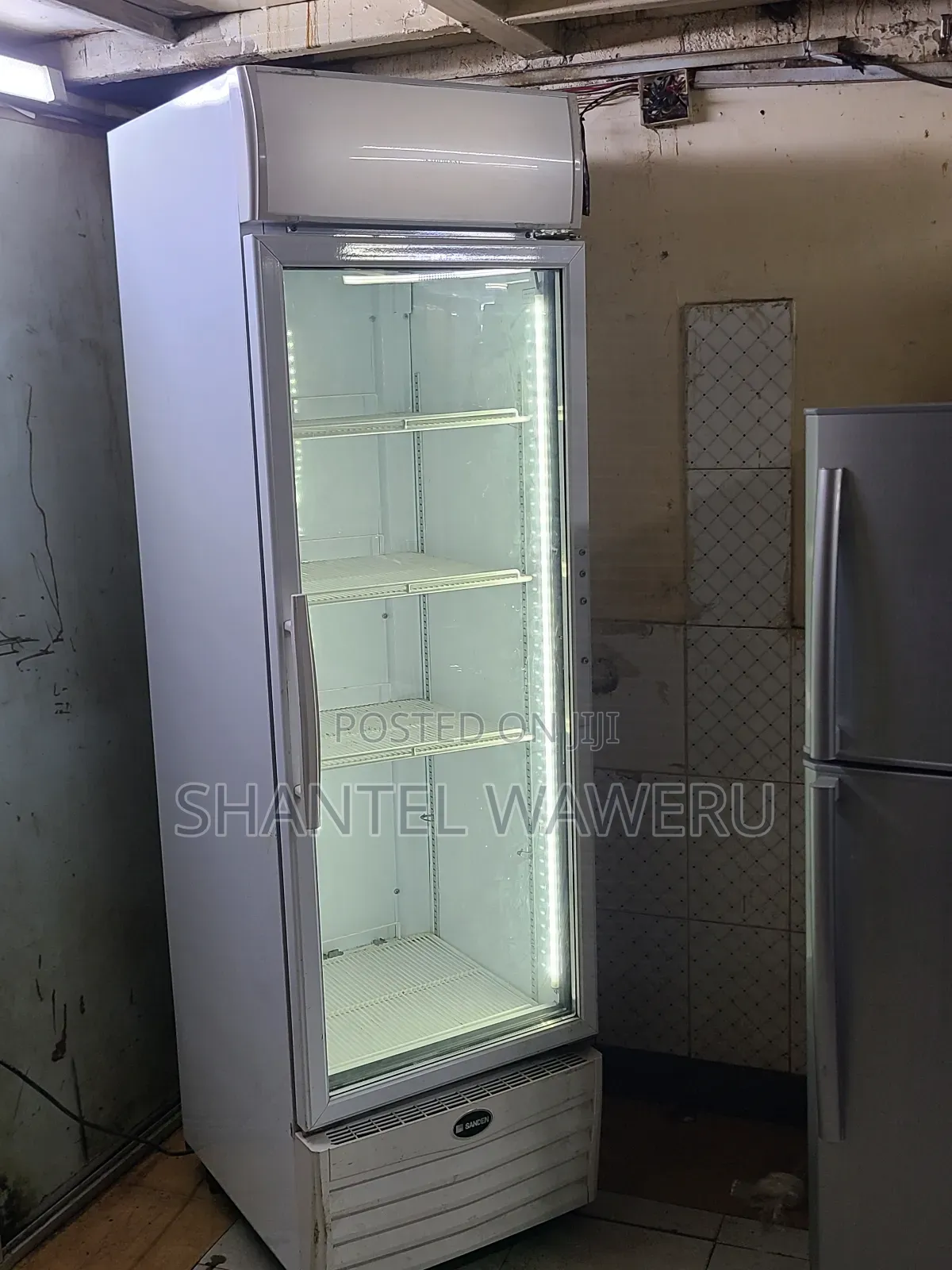 Straighly Used Display Fridge 280litres