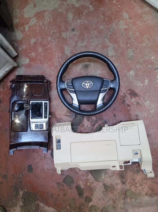 Knee Airbag Mark X Model 2014.
