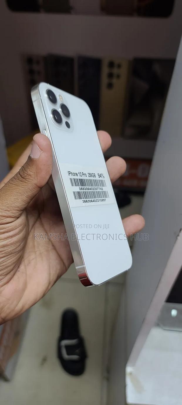 Apple iPhone 12 Pro Max 256 GB White - thumbnail 2