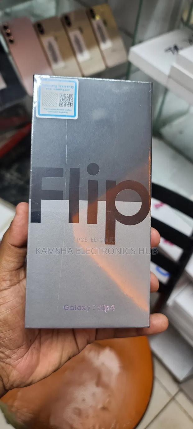 New Samsung Galaxy Z Flip4 512 GB Purple