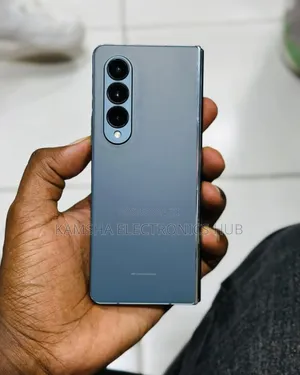 New Samsung Galaxy Z Fold4 256 GB Silver