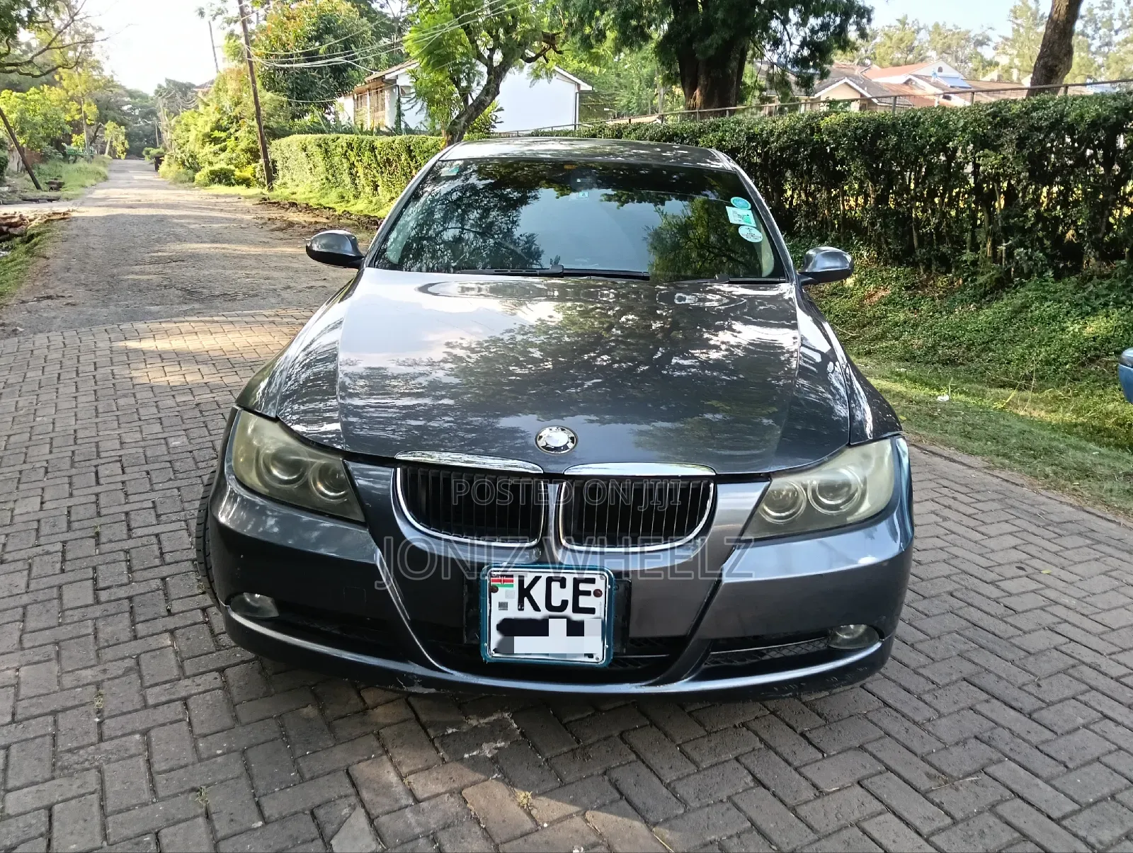 BMW 320i Sedan RWD 2008 Black