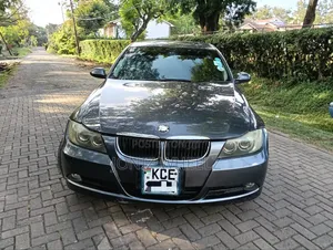 BMW 320i Sedan RWD 2008 Black