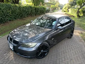 BMW 320i Sedan RWD 2008 Black