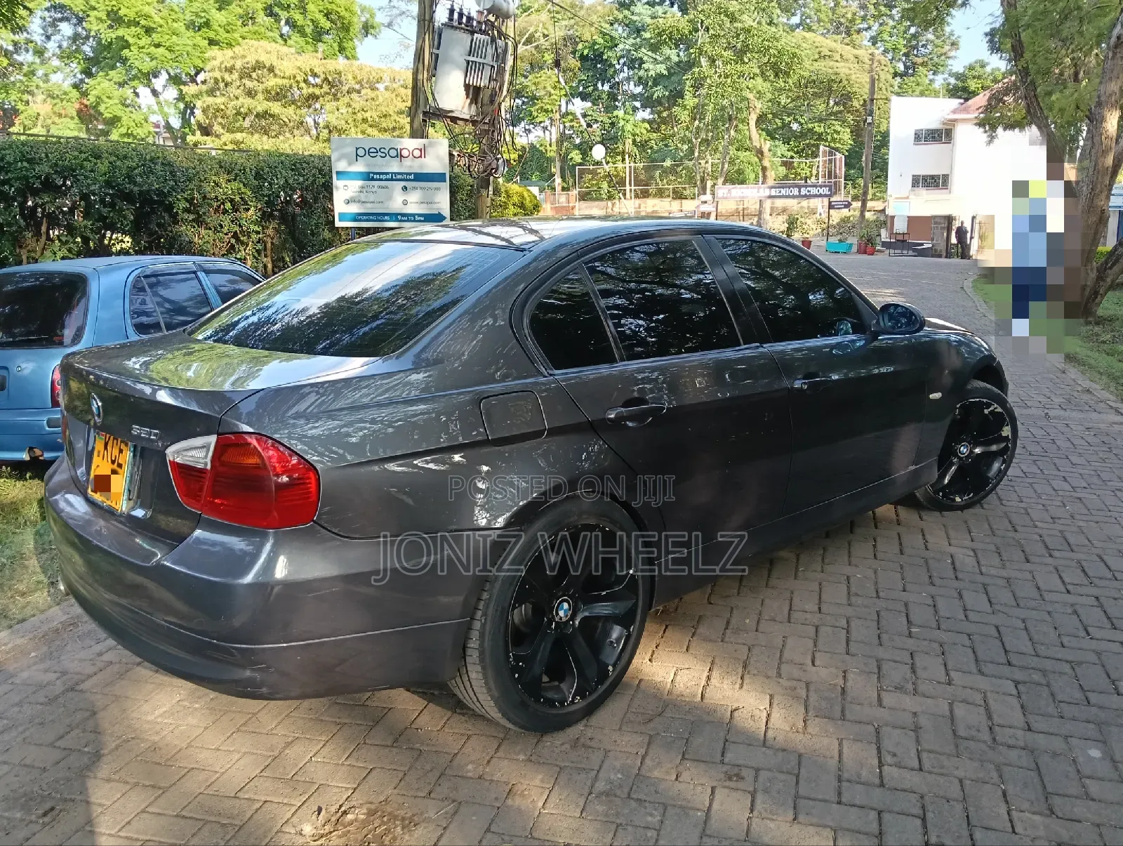 BMW 320i Sedan RWD 2008 Black