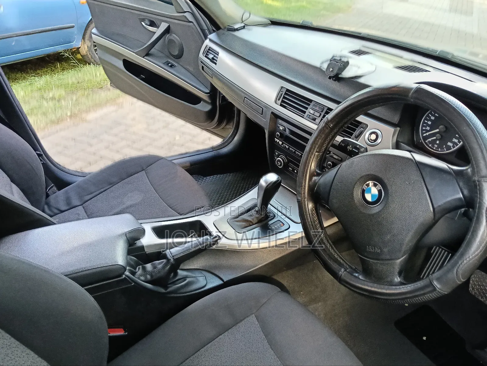 BMW 320i Sedan RWD 2008 Black