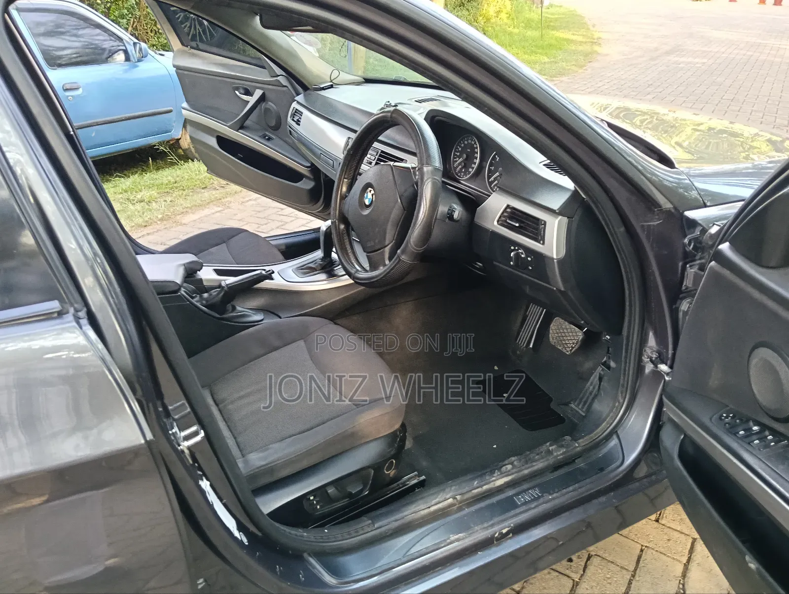BMW 320i Sedan RWD 2008 Black